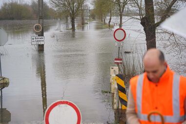 Subida do nível da água no rio Tejo