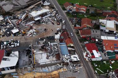 Imagens de drone mostram devastação na zona centro