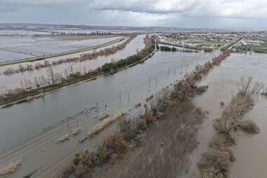Linha do norte submersa