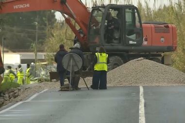 Risco de abatimento de estrada em Fernão Ferro devido ao mau tempo