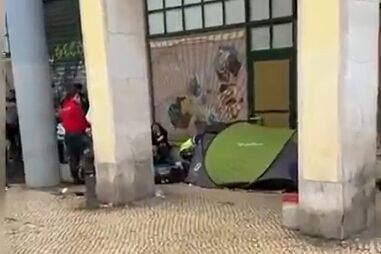 Bebé nasce em tenda de sem-abrigo no Martim Moniz