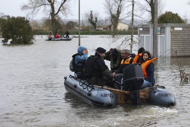Povoação da Ereira está isolada devido às cheias