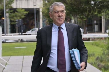 Sócrates tem estado ausente das sessões de julgamento