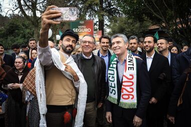 Carneiro espera que Seguro contribua para fazer Governo responder a propostas do PS