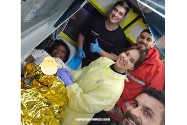 Bebé nasce em ambulância dos Bombeiros Voluntários de Alcoentre
