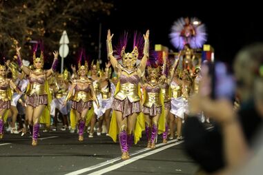 Milhares na marginal do Funchal para verem passar o cortejo de Carnaval