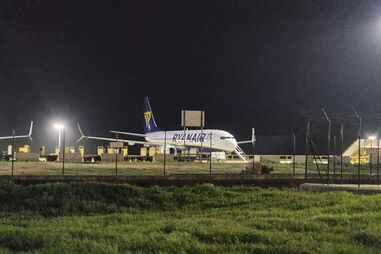 Suspeita de incêndio em avião ativa alerta vermelho no aeroporto de Faro