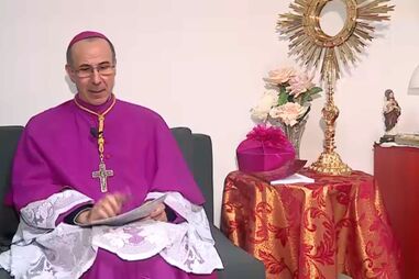 Bispo Salvatore Mica-lef explica legitimidade e validade dos sacramentos
