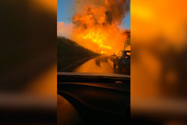 O momento em que camião com gás explode no Chile. Há quatro mortos e 17 feridos   