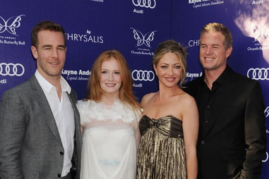 Atores prestam homenagem após morte de colegas