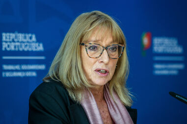 Ministra do Trabalho, Solidariedade e Segurança Social em conferência