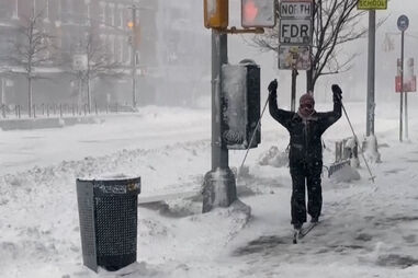 Tempestade de neve paralisa Nova Iorque e nordeste dos Estados Unidos 