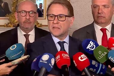 "Sempre fui um servidor público": Luís Neves toma posse como ministro da Administração Interna