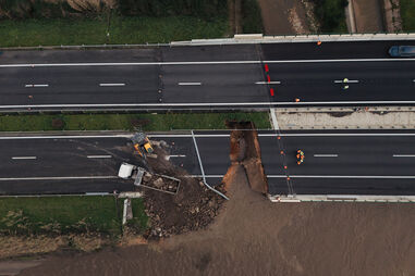 Colapso na A1 causa interdição e trabalhos de recuperação urgentes