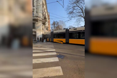 Descarrilamento de elétrico em Milão faz pelo menos dois mortos e dezenas de feridos 