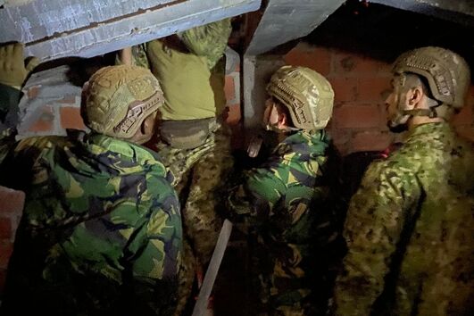 Militares da Marinha prestam apoio à população após tempestade