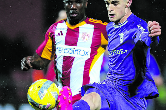 Tude e Pau Victor em despique