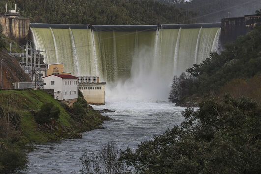 O antes e o depois da passagem da depressão Kristin em Leiria 