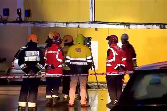 Queda de tecto de cozinha em prédio de Algés obriga à evacuação de 10 apartamentos 