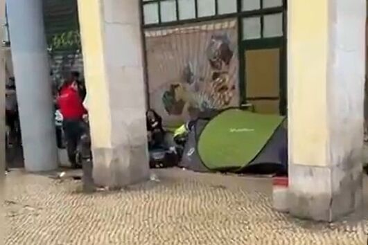 Bebé nasce em tenda de sem-abrigo no Martim Moniz