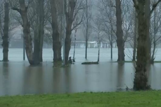 Montenegro diz que 'estamos no limiar da capacidade possível' para conter as águas do Mondego 