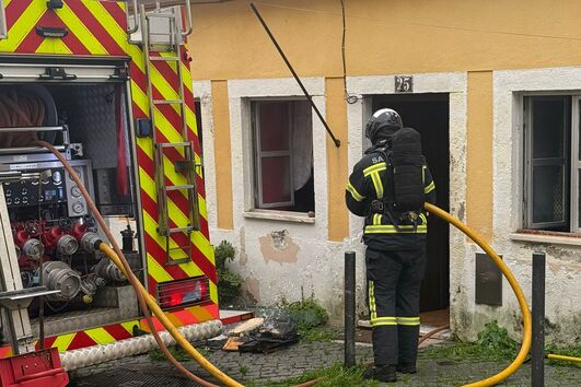 Incêndio deflagra em habitação em Lisboa