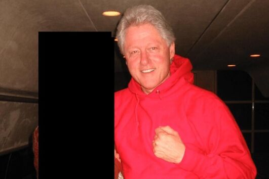 Ex-presidente posa com uma mulher não identificada