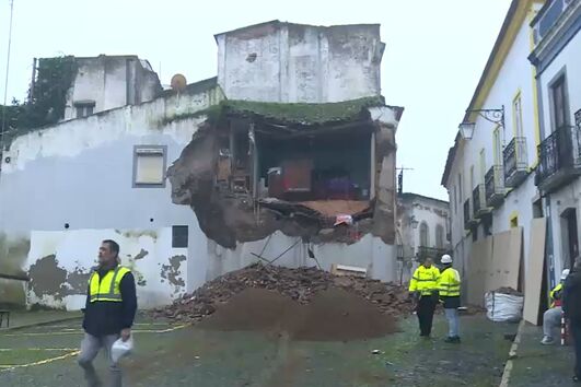 Morador de casa demolida em Beja 'despede-se' do local onde viveu 32 anos