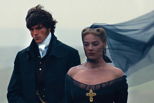 Jacob Elordi e Margot Robbie revivem 'O Monte dos Vendavais' e são Heathcliff e Catherine