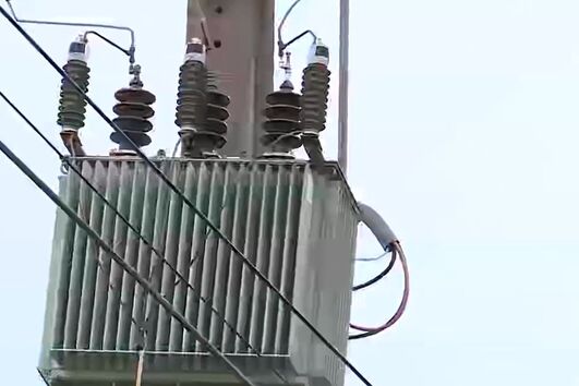 Ainda há várias zonas sem eletricidade devido ao mau tempo