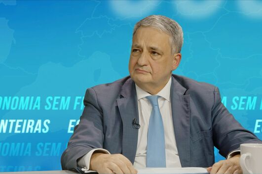 Paulo Macedo sublinha que a presença internacional do banco exige uma gestão rigorosa do portefólio e equilíbrio com as regras do BCE