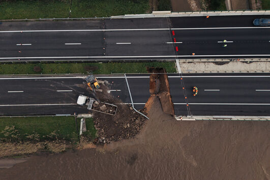 Colapso na A1 causa interdição e trabalhos de recuperação urgentes