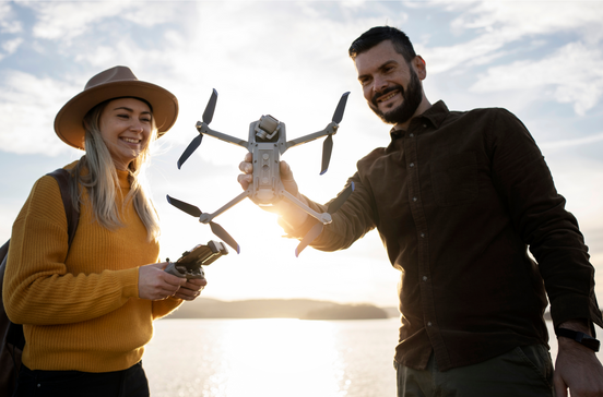 Gadgets tecnológicos facilitam o dia a dia com som de cinema, imagens aéreas e limpeza automática
