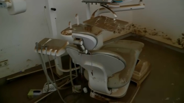 "Luta de uma vida que vimos ir por água abaixo": dono de clínica em Alcácer do Sal mostra estragos provocados pela cheia