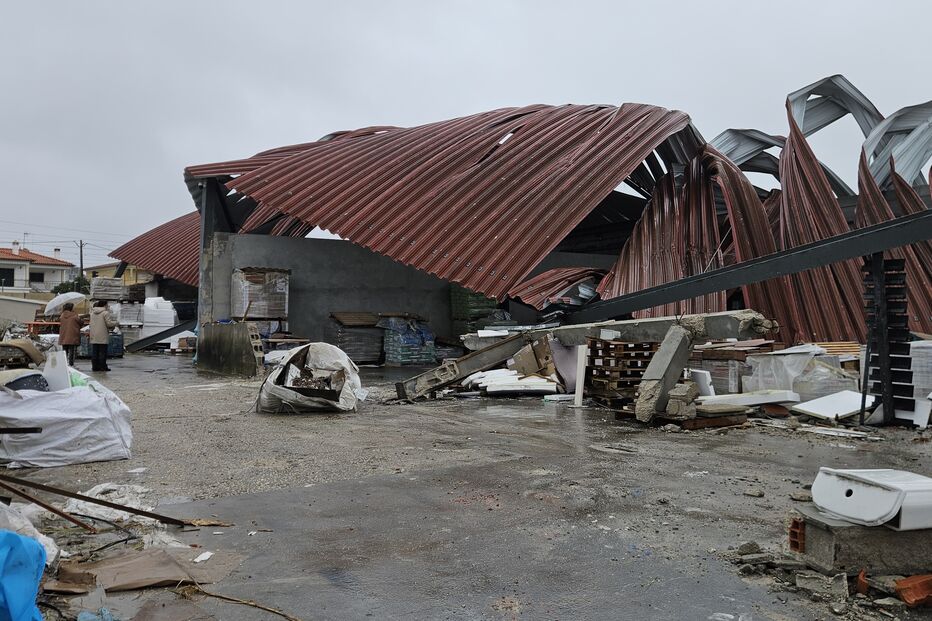 Tempestade destrói empresa em Soure e família perde o seu ganha-pão