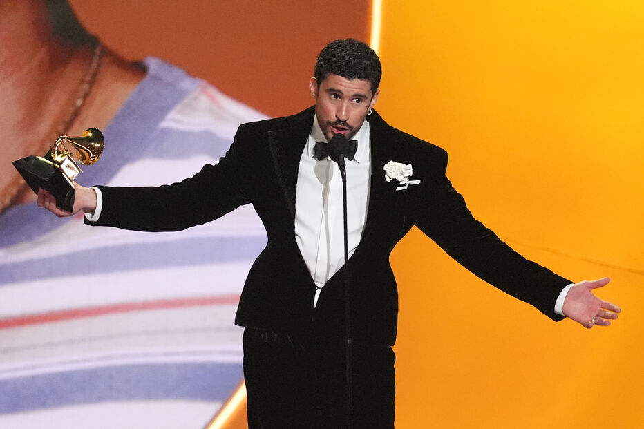 Bad Bunny faz história ao vencer Grammy de Álbum do Ano com disco em espanhol