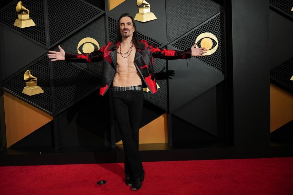 Grammys: Marco Rodrigues exibe o seu estilo irreverente na passadeira vermelha