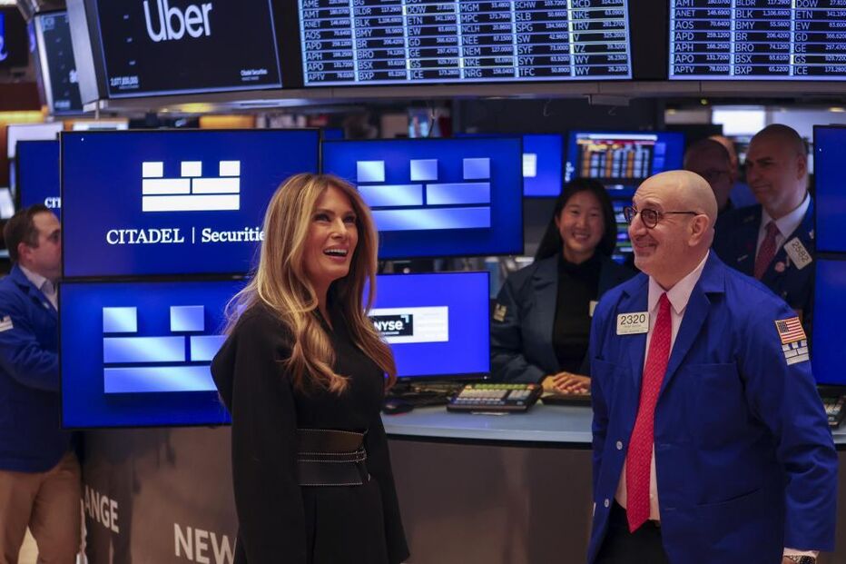 Melania Trump visitou a bolsa de valores de Nova Iorque