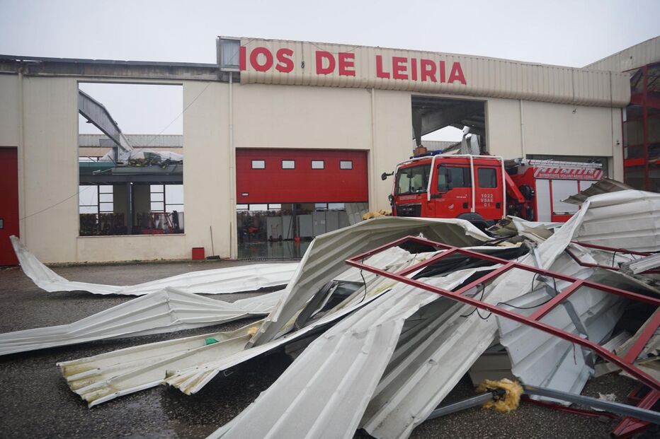 Bombeiros Voluntários de Leiria ficaram sem telhado e já angariaram mais de 52.600 euros 