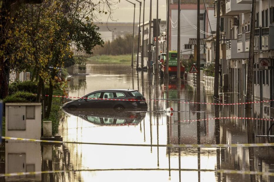 Baixa de Alcácer do Sal outra vez inundada com subida do Rio Sado