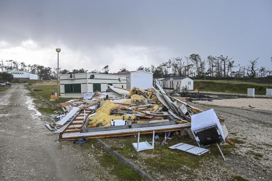 58707873.Parque de campismo em São Pedro de Moel, depois da passagem da depressão Kristin por Portugal continental,