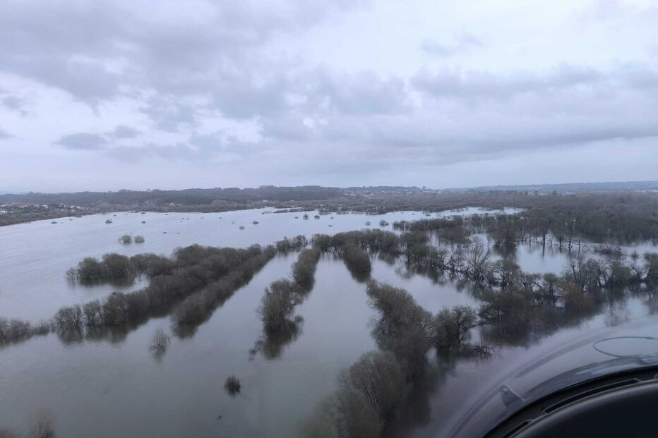 Força Aérea realizou esta quarta-feira um sobrevoo de reconhecimento da zona envolvente ao Rio Vouga, entre a Ria de Aveiro e a barragem de Ermida