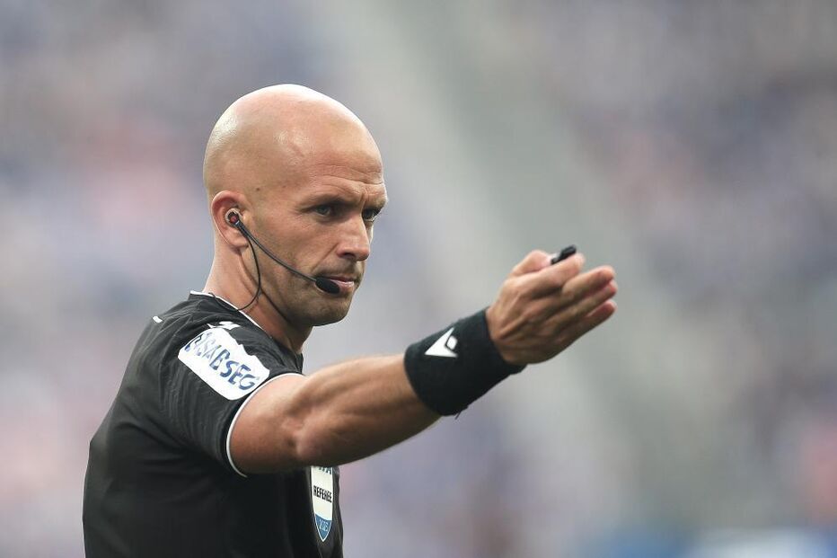 Luís Godinho apita o Friburgo-Basileia na Liga Europa