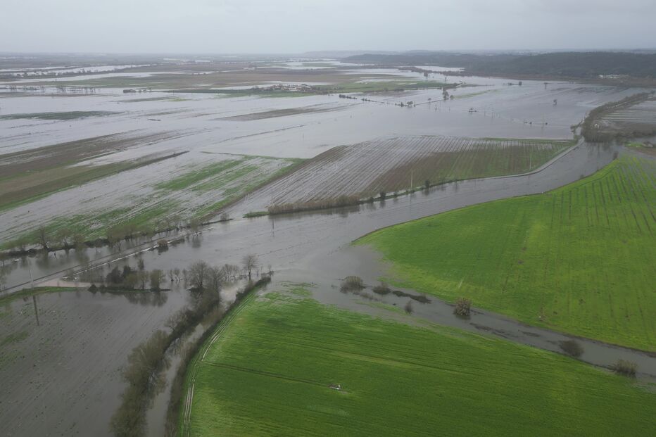 Albufeira de Aguiar em risco e estrada para Évora cortada devido ao mau tempo