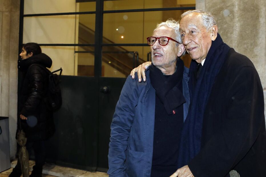 Marcelo Rebelo de Sousa e amigo no funeral de João Canijo