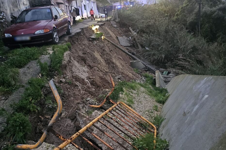 Desabamento de rua em Camarate