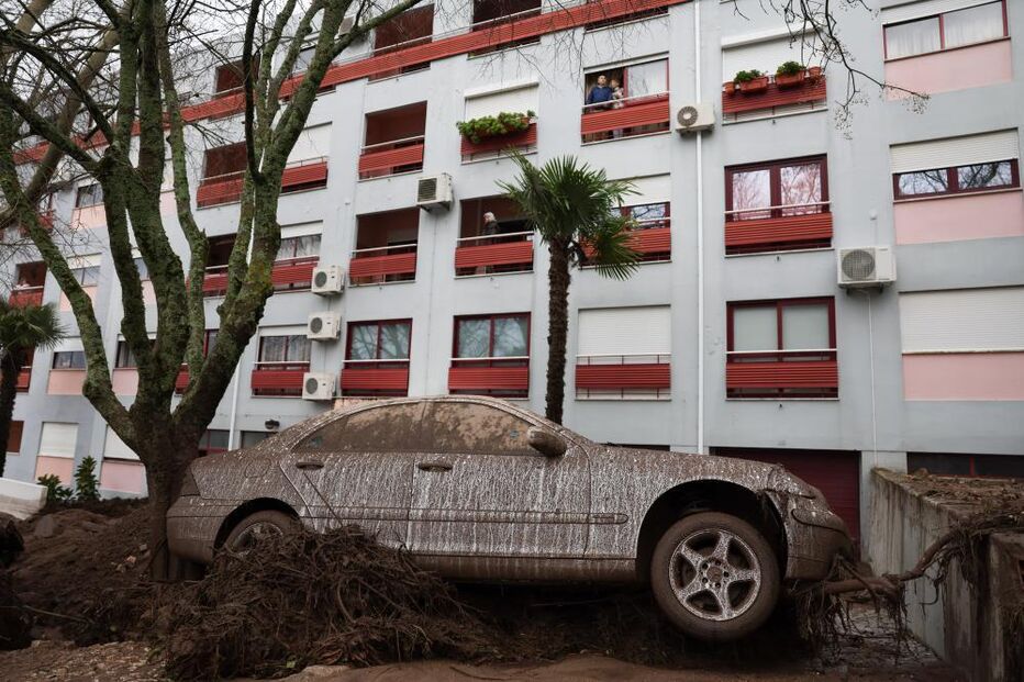 Mau tempo arrastou lama e pedras provenientes da Serra de São Mamede