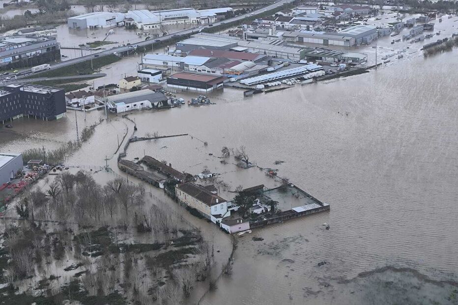 Cheias em Portugal: Imagens aéreas revelam inundações em áreas urbanas e rurais
