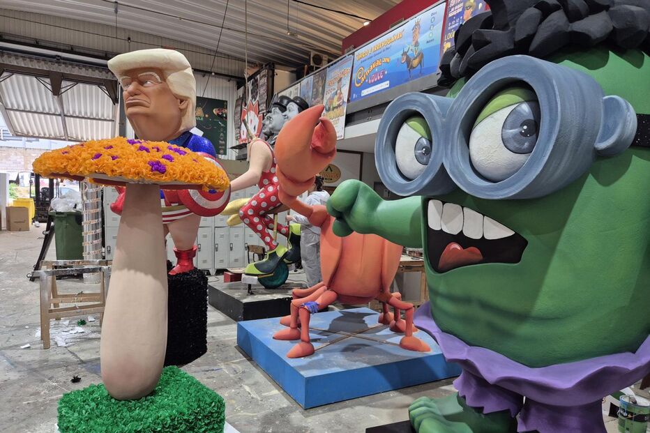 Últimos retoques nas figuras que vão integrar os carros alegóricos