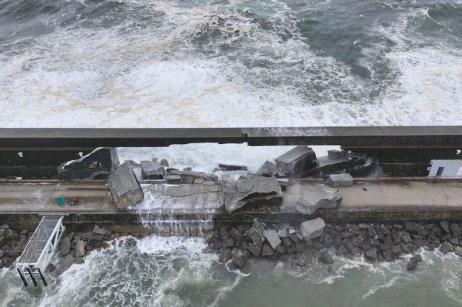 Danos agravados no quebra-mar Norte do porto de Leixões, Matosinhos